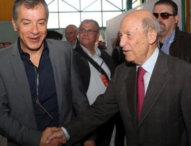 Σημίτης σε Θεοδωράκη: «Συνιστώ ψυχραιμία, Σταύρο»